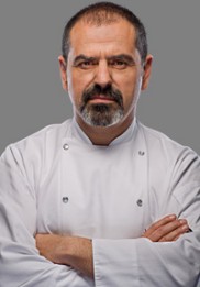 Арам Мнацаканов